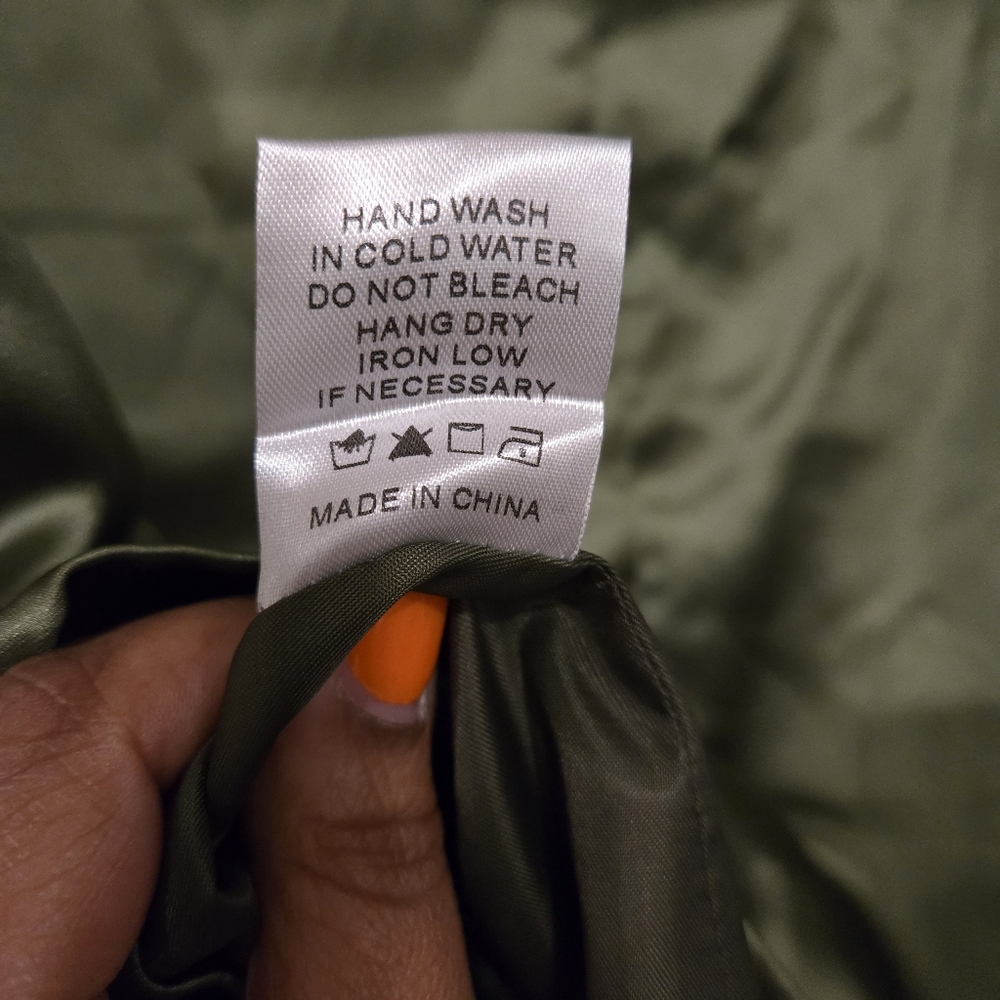 Fashion Nova Green Blazer with Insulated Design - Picture 4 of 4